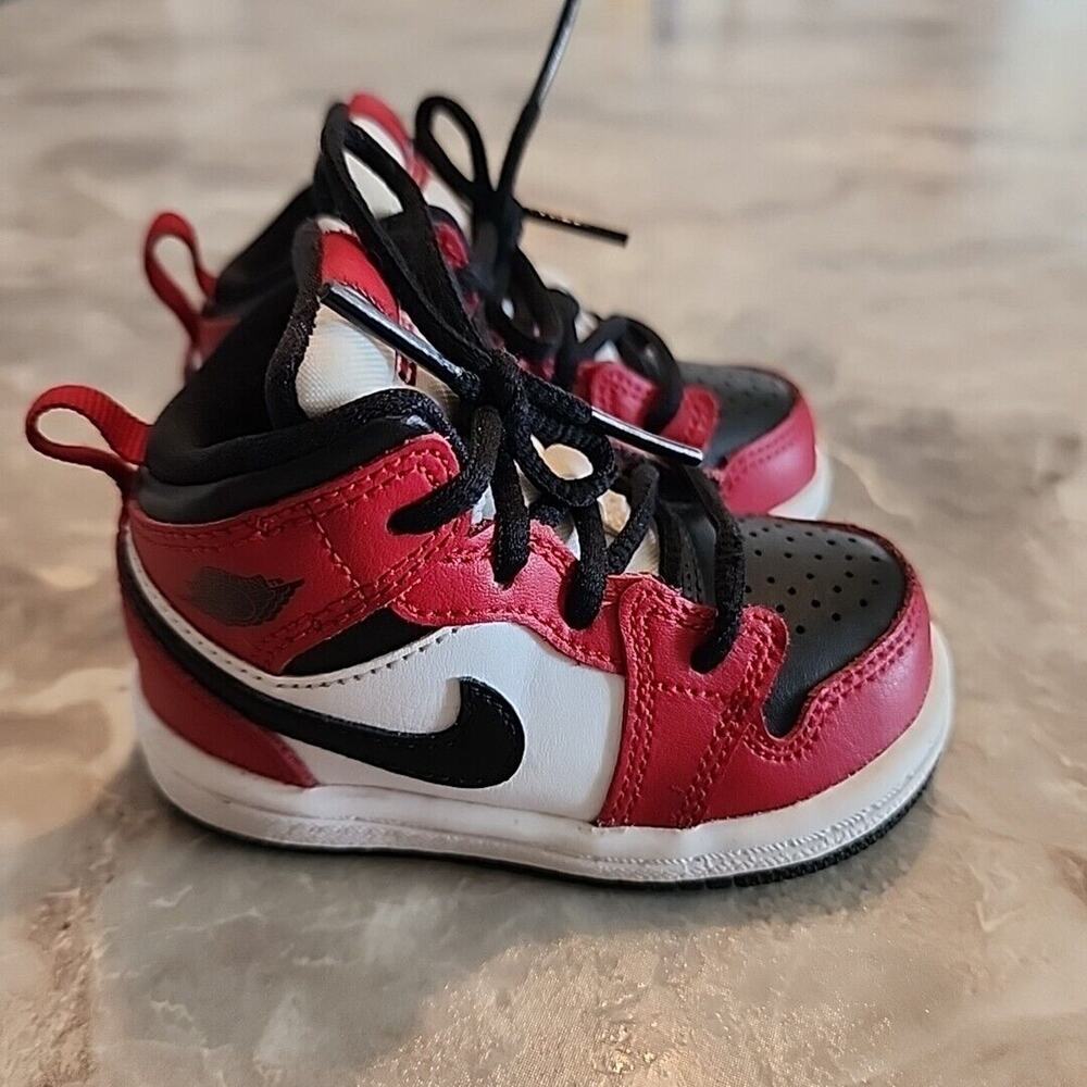 Nike Air Jordan 1 Mid Sneakers Youth 4C Red Black Athletic Sneakers 640734-069